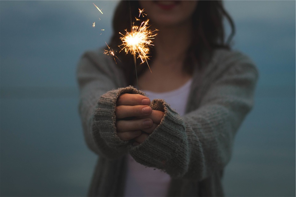 sparkler-677774_960_720