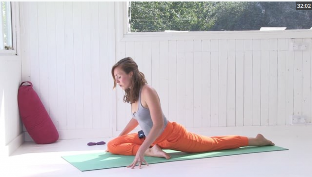 10 min SACRAL CHAKRA Morning Yoga - HIP OPENING Yoga - YouTube