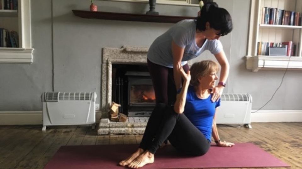 Short Yoga Breaks Can Boost Your Strength and Vitality - YogaUOnline