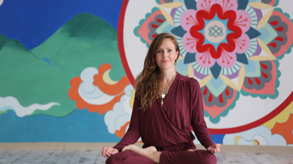 FREE Online New Year Yoga Class with Lucy McCarthy - Movement for Modern  Life Blog