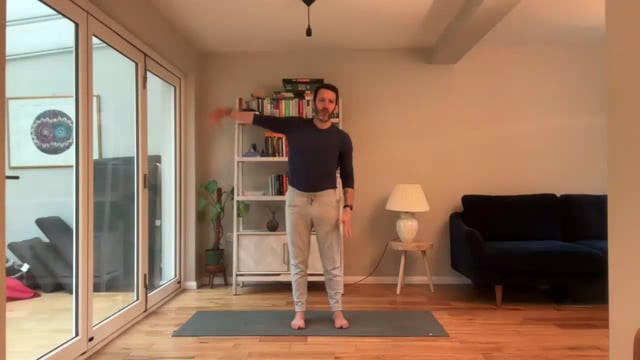 Easy Morning Yoga with Clive (Part 1)