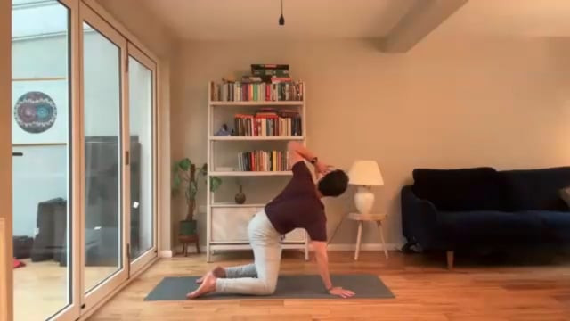 Easy Morning Yoga with Clive (Part 2)